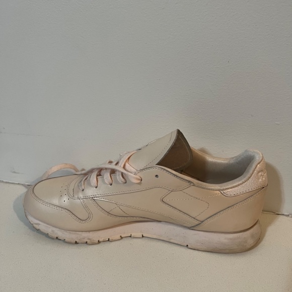 Reebok baby metallic pink tinted sneaker - Picture 3 of 7